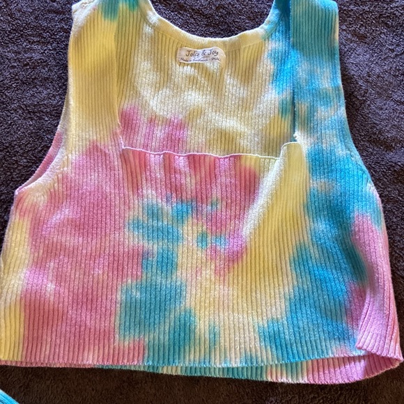 Pastel two piece outfit! - Picture 2 of 6